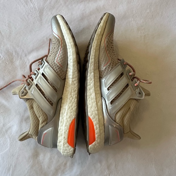 Adidas ultraboost womens size 8.5 - Picture 1 of 12